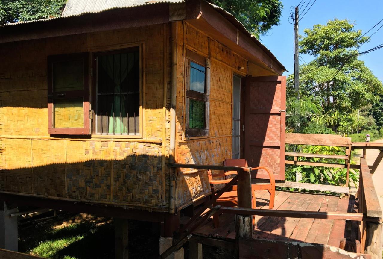 Golden Hut -Chill Bungalows In Town黄金泰式传统独栋小屋 Pai Exterior foto