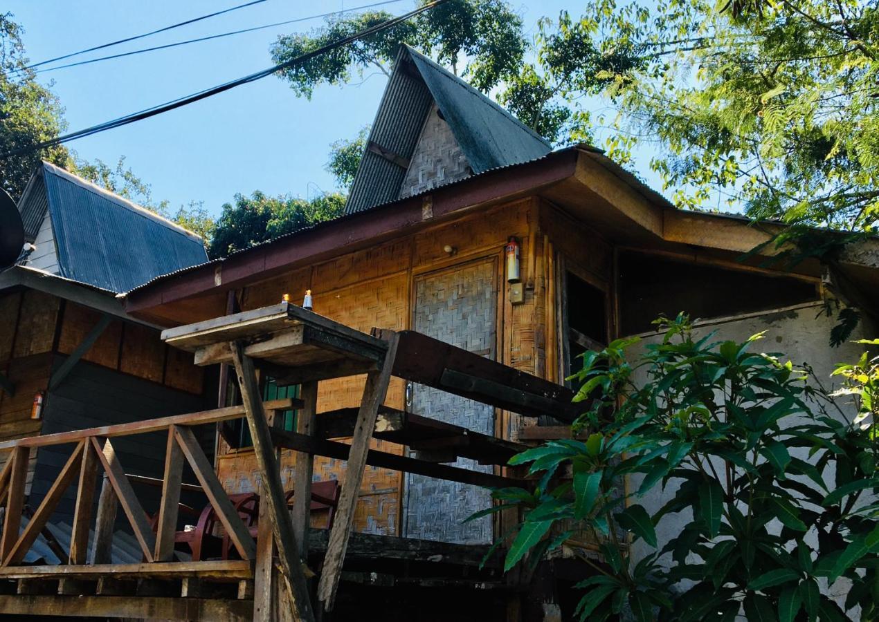 Golden Hut -Chill Bungalows In Town黄金泰式传统独栋小屋 Pai Exterior foto