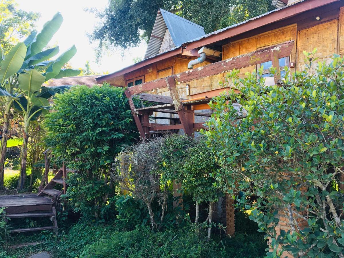 Golden Hut -Chill Bungalows In Town黄金泰式传统独栋小屋 Pai Exterior foto