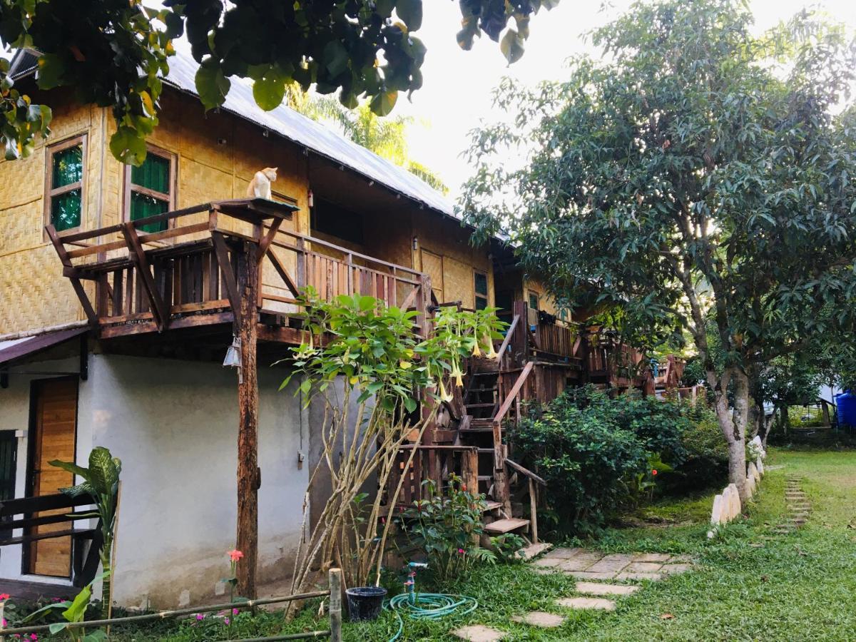 Golden Hut -Chill Bungalows In Town黄金泰式传统独栋小屋 Pai Exterior foto