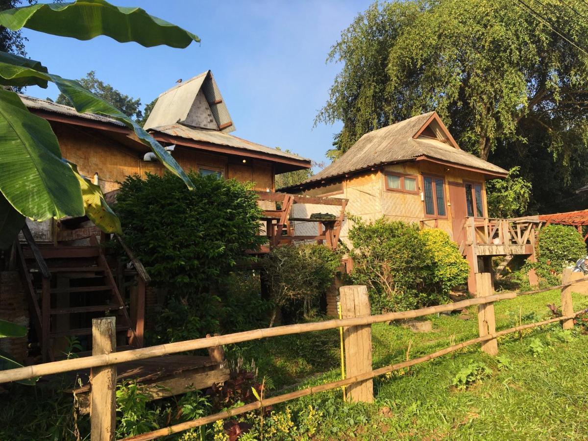 Golden Hut -Chill Bungalows In Town黄金泰式传统独栋小屋 Pai Exterior foto